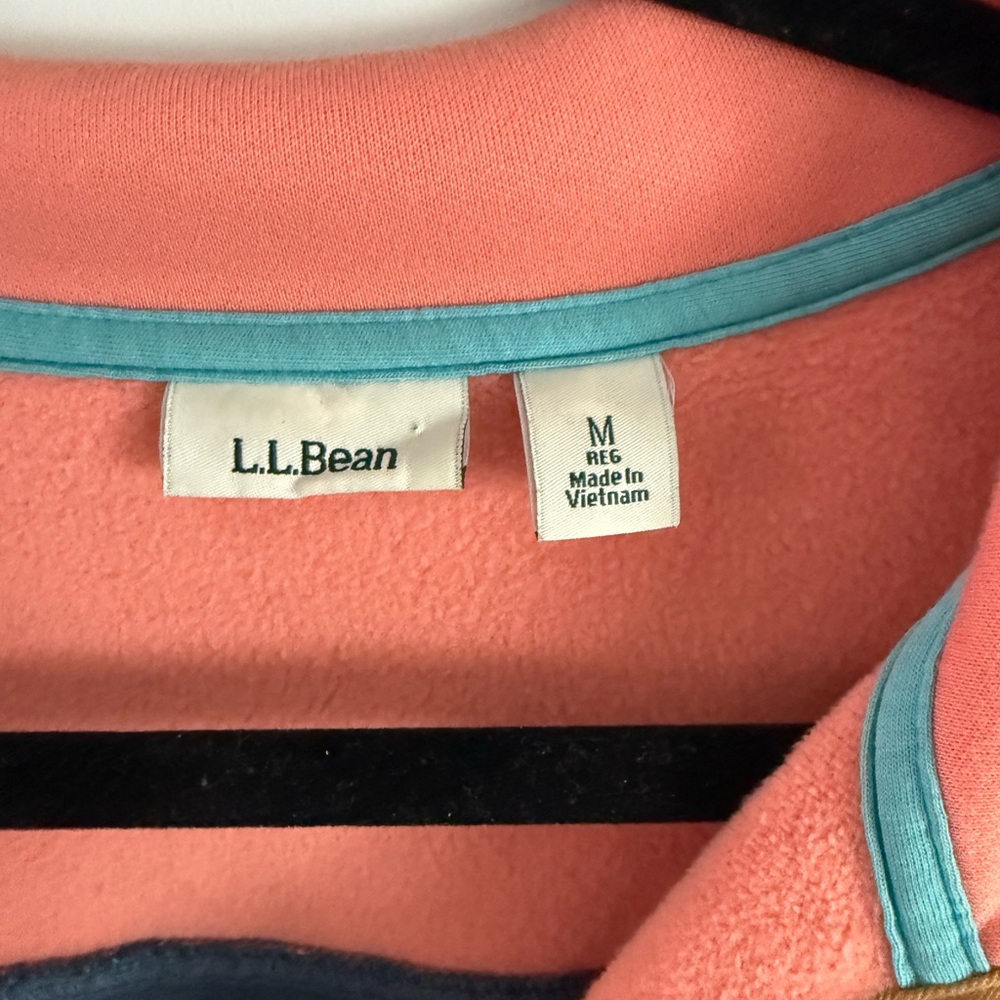Colorblock Quilted Pullover - Picture 2 of 3